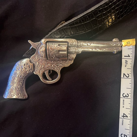 Junk Gypsy Gun Buckle with Black Crocodile Stamp Leather Belt - Picture 8 of 11